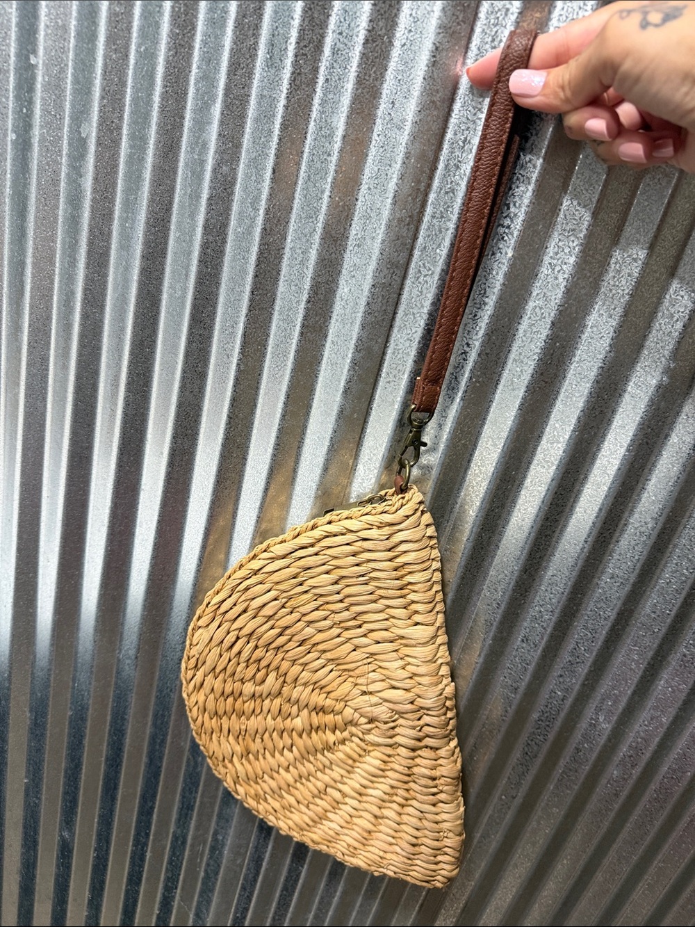 Handwoven Straw Wristlet Clutch in Natural Brown